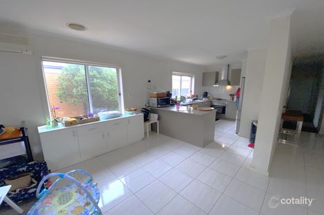 Property photo of 2 Fortescue Boulevard Manor Lakes VIC 3024