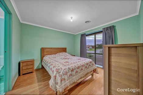 Property photo of 8 Cypress Close Hampton Park VIC 3976