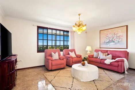 Property photo of 100 Blackman Parade Unanderra NSW 2526