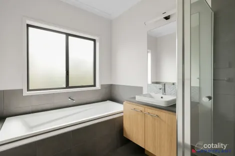 Property photo of 16 Bronzewing Drive Cowes VIC 3922
