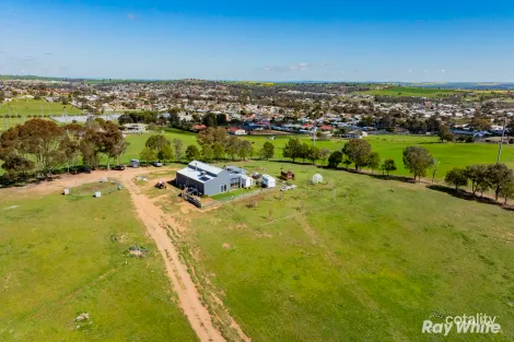 110 Waterworks Rd, Junee, NSW 2663