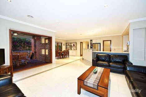 Property photo of 15 Heritage Court Macleod VIC 3085