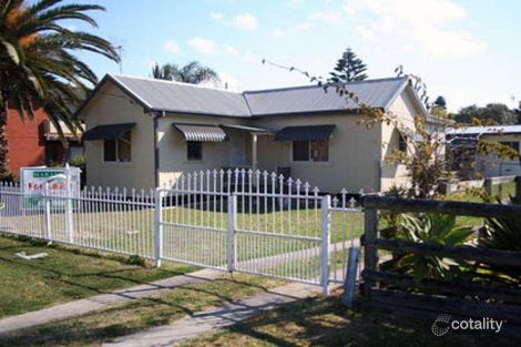 17 Lakeside Pde, The Entrance, NSW 2261