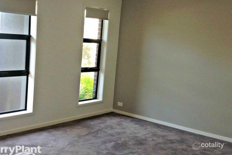 Property photo of 18 Waler Circuit Clyde North VIC 3978
