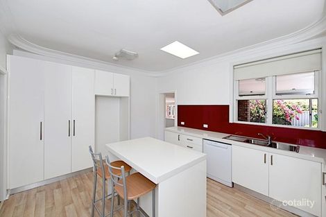 6 Tandy St, Salter Point, WA 6152