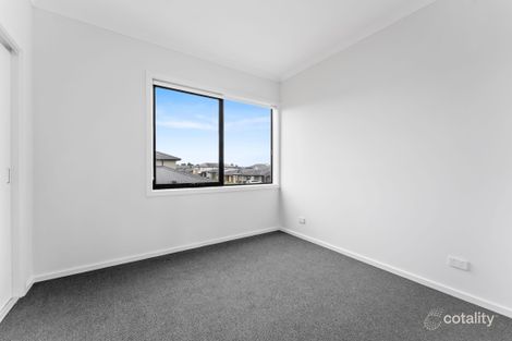 Property photo of 10 Creek Esplanade Donnybrook VIC 3064