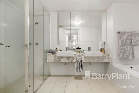 Property photo of 2507/100 Harbour Esplanade Docklands VIC 3008