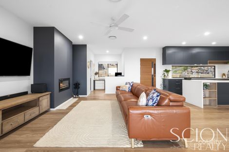 Property photo of 39 Atmosphere Place Valdora QLD 4561