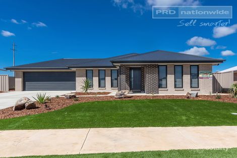 Property photo of 5 Watson Boulevard Lloyd NSW 2650