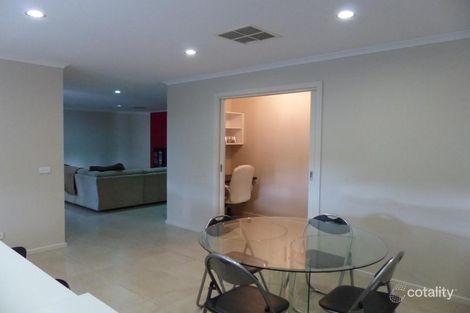 Property photo of 8 Birdie Place Thurgoona NSW 2640