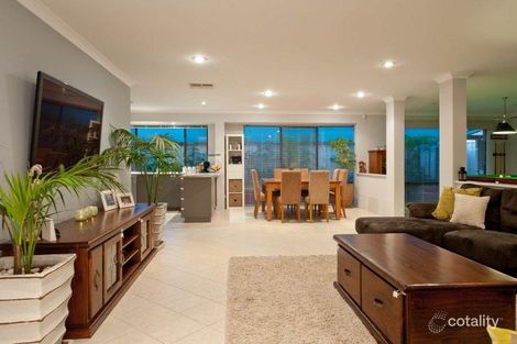 Property photo of 4 Chatsworth Drive Hocking WA 6065