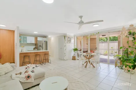 2/91 Mclean St, Coolangatta, QLD 4225