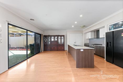 Property photo of 34 Aberfeldie Way Caroline Springs VIC 3023