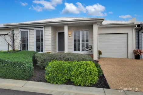 Property photo of 28 Terrestrial Road Clyde North VIC 3978