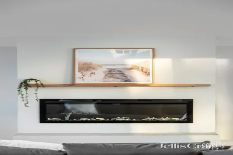 Property photo of 3 Quentin Way Eltham VIC 3095