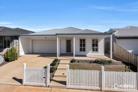 Property photo of 11 Mitiamo Street Eynesbury VIC 3338