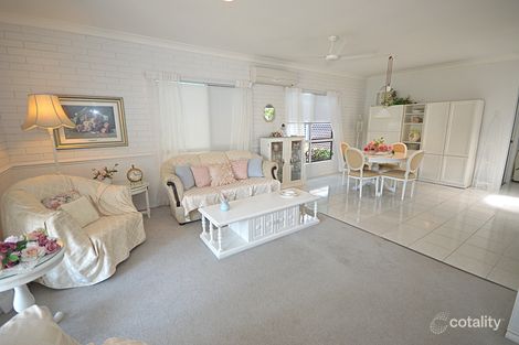 Property photo of 6 Seaspray Court Urangan QLD 4655