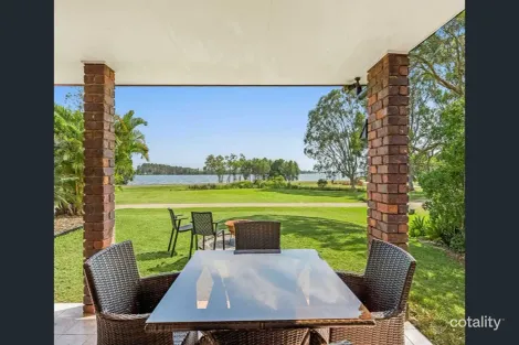 858 River Dr, Empire Vale, NSW 2478