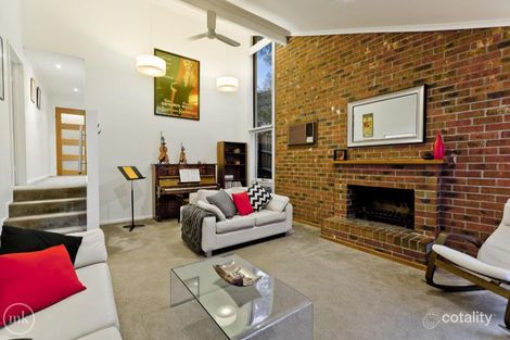 Property photo of 8 Pedersen Way Montmorency VIC 3094
