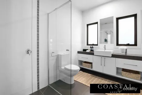 Property photo of 3 Waterview Close Mount Eliza VIC 3930