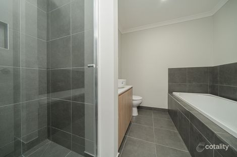 Property photo of 34 Sanctum Walk Officer VIC 3809