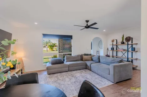 Property photo of 34 Bowerbird Avenue Eli Waters QLD 4655