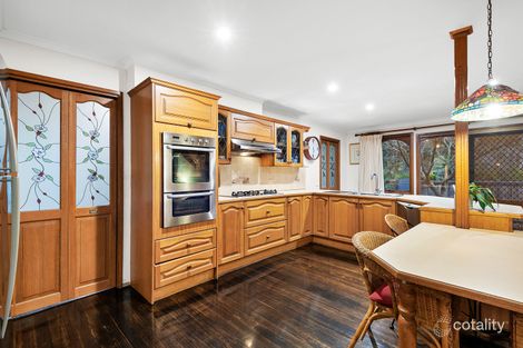 Property photo of 34 Primrose Hill Close Endeavour Hills VIC 3802