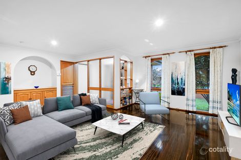 Property photo of 34 Primrose Hill Close Endeavour Hills VIC 3802