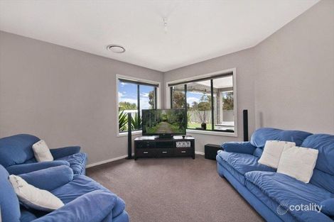 Property photo of 15 School Court Hamilton VIC 3300