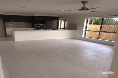 24 Fitzroy Ave, Clinton, QLD 4680