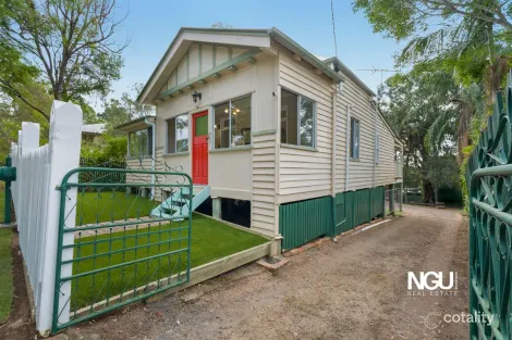 18 Waghorn St, Woodend, QLD 4305