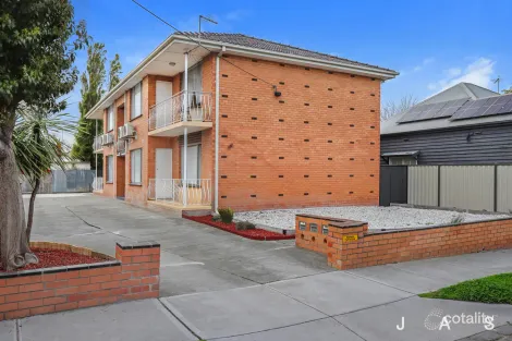 2/16 Sydenham St, Seddon, VIC 3011