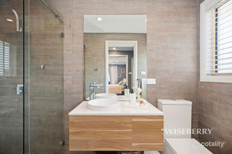 Property photo of 14 Loongana Crescent Blue Haven NSW 2262