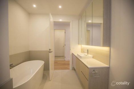 Property photo of 14 McCabe Doyle Court North Geelong VIC 3215