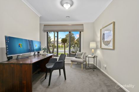 Property photo of 52 Selandra Boulevard Clyde North VIC 3978