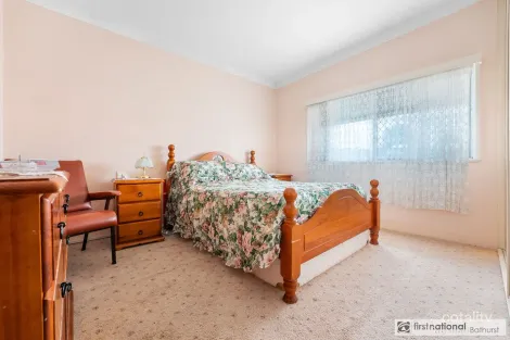 Property photo of 24 Moresby Way West Bathurst NSW 2795