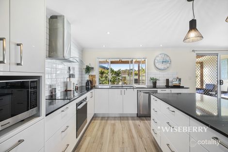 Property photo of 17 Kalulah Avenue Gorokan NSW 2263