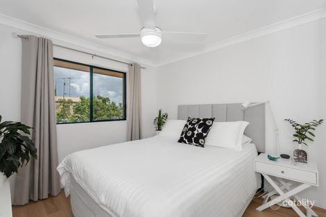 Property photo of 17/40-42 Tarcoola Crescent Surfers Paradise QLD 4217