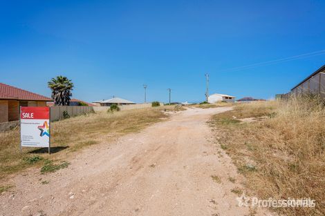 Property photo of 17 Curtin Grove Mount Tarcoola WA 6530