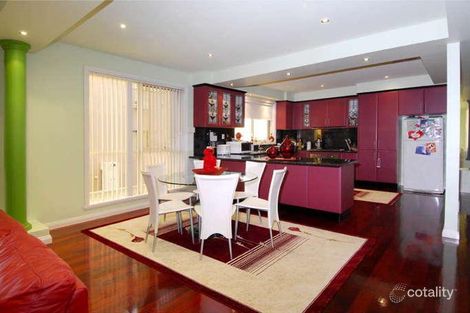 Property photo of 14 Gaussberg Walk Roxburgh Park VIC 3064