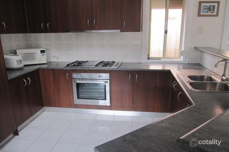 Property photo of 8 Foxdale Place Cairnlea VIC 3023