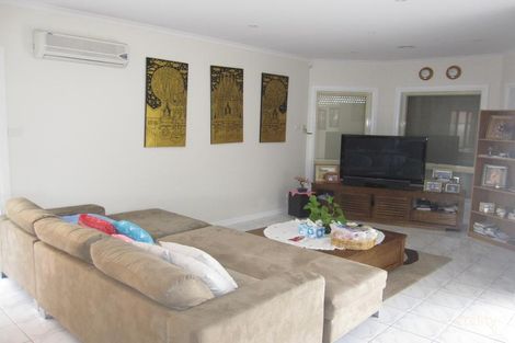 Property photo of 8 Foxdale Place Cairnlea VIC 3023