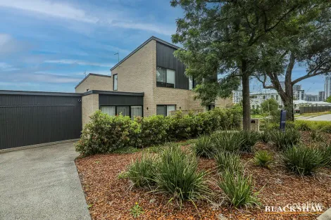 Property photo of 21 Ulverstone Street Lyons ACT 2606