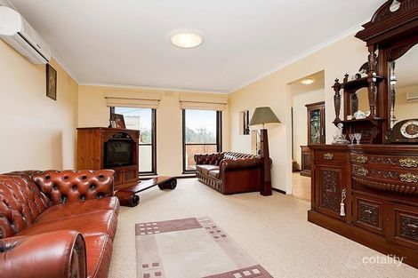 Property photo of 21 Vickers Avenue Strathmore Heights VIC 3041