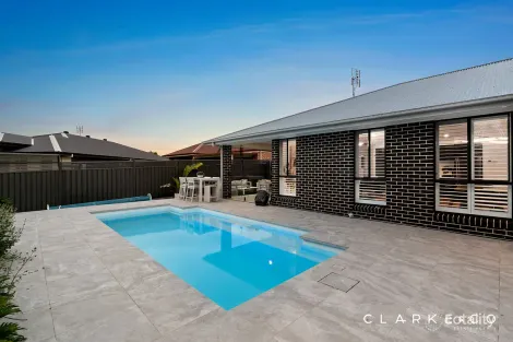 Property photo of 8 Blacksmith Street Cliftleigh NSW 2321