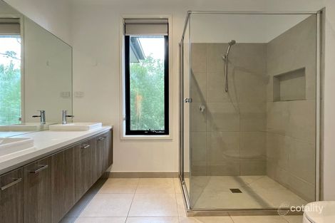 Property photo of 20 Copper Beech Road Beaconsfield VIC 3807