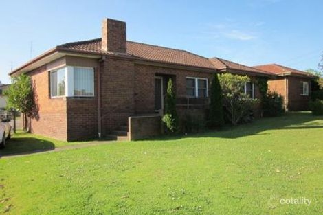 10 Montgomery Ave, Warrawong, NSW 2502