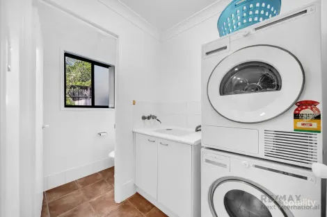 Property photo of 8/31 Archipelago Street Pacific Pines QLD 4211