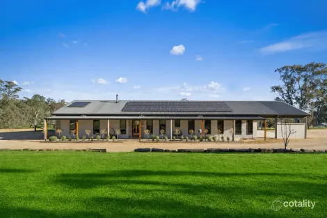 24 HOLLAMS RD, MANSFIELD, VIC 3722