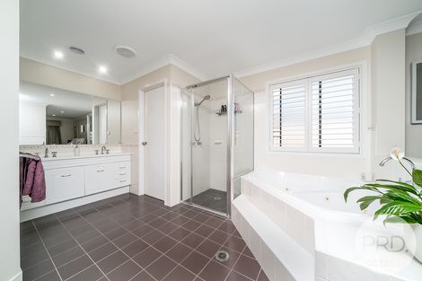 Property photo of 23 Stirling Boulevard Tatton NSW 2650